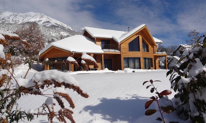 Puy-Saint-Eusebe Ski Chalet | CHALET PAULANTOINE with POOL and BALNEOTHERAPY AREA