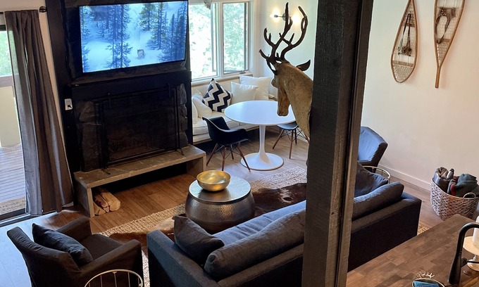 Moose Wilson Road House | Chalet Retreat w Mountain View’s in Jackson Hole