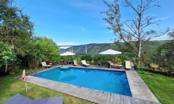 Dieblich Apartment | Chalet Ritz - Chalet with garden & pool