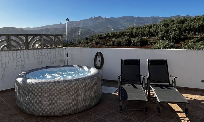 La Solana Ski Chalet | 'Chalet Rural Amaia' with Sea View, Wi-Fi and Air Conditioning