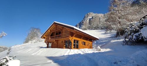 Le Petit-Bornand-les-Glieres Ski Chalet | Chalet savoyard écoresponsable, quasiment neuf 8 pers