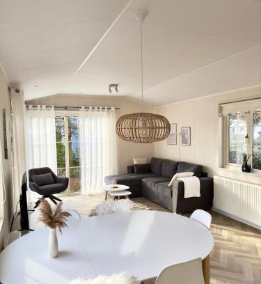 Groot Valkenisse Ski Chalet | Chalet Sirun Strandcamping Valkenisse, Biggekerke