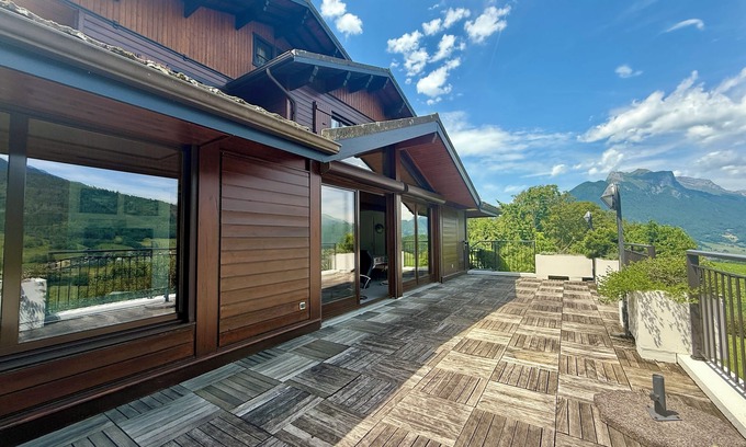 Faverges-Seythenex Ski Chalet | CHALET SLEEPS 11 FAVERGES-SEYTHENEX