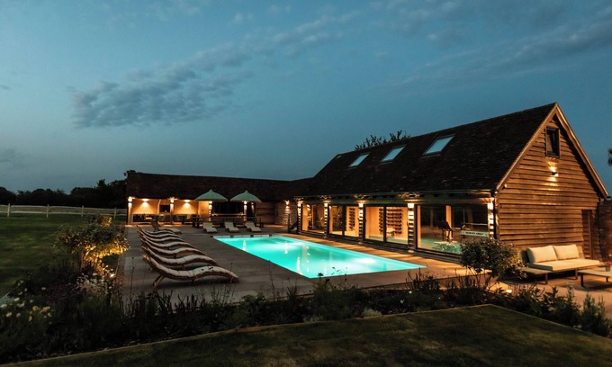 Abbess Roding Ski Chalet | Chalet Style apartment with bed pods. Great for groups of friends