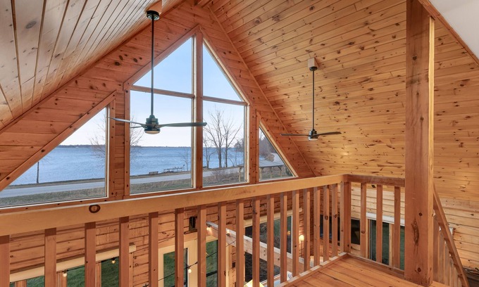 Isle La Motte House | Chalet-style cabin on Lake Champlain with private beach & studio - dog-friendly