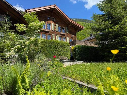 Goldswil Apartment | Chalet Summer Dream
