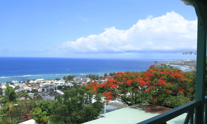 Saint-Leu Ski Chalet | Chalet Sunset 2*, panoramic view of the bay, near Saint-Leu and its beaches