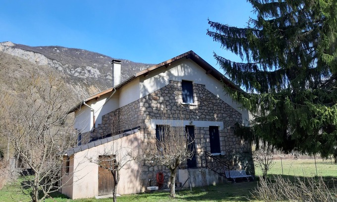 Vebre Ski Chalet | Chalet Tout Confort 10 mins from AX les Thermes