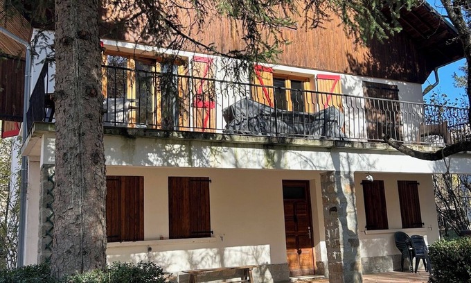 Colmars Ski Chalet | Chalet Tuilerie sleeps 16 - 15 minutes ski station - great year round retreat