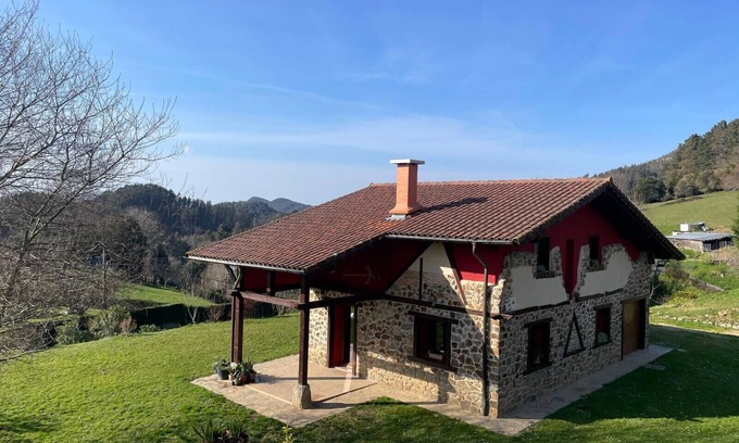 Nabarniz House | Chalet 'Txatonea' with Mountain View, Private Terrace and Wi-Fi