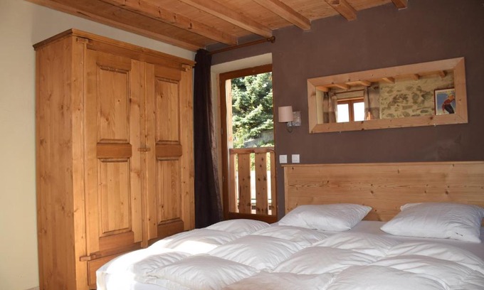 Huez-en-Oisans Ski Chalet | Chalet Victoria