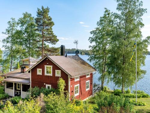 Grythyttan Ski Chalet | Chalet Villa Lundsfjärden by Interhome