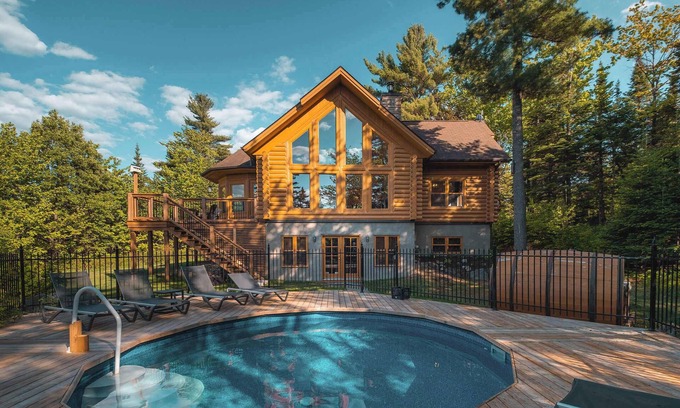Mille-Isles Ski Chalet | Chalet White Wolf Spa at Fiddler Lake with Private Spa, Sauna, and Pool