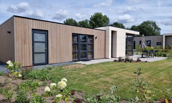 Biddinghuizen House | Chalet with 2 bedrooms and a terrace