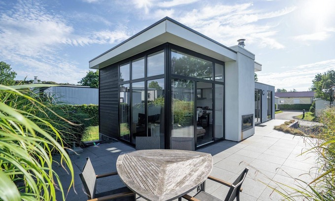 Breskens House | Chalet with 2 bedrooms and a terrace