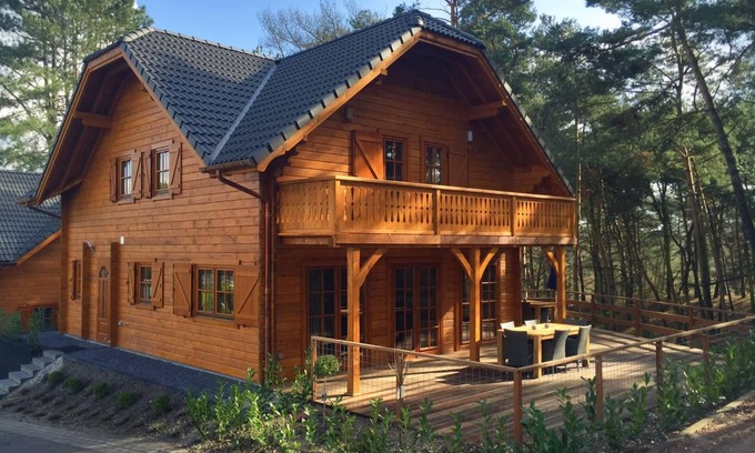 Langeberg House | Chalet with 6 bedrooms, 2 bathrooms and a sauna