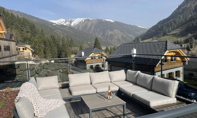 Donnersbachwald Ski Chalet | Chalet with sauna, hot tub