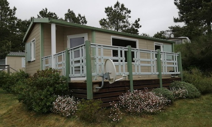 Saint-Maurice-en-Cotentin House | Chalet with terrace - 4 people - Baubigny 50270 (Camping Bel Sito)