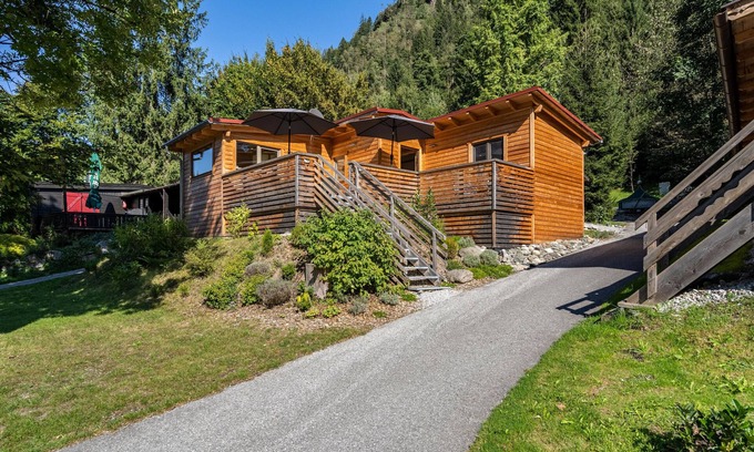 Distelberg Ski Chalet | Chalet zum Hirsch at Aufenfeld Campsite with Mountain View