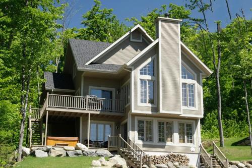 Stoneham Ski Chalet | Chalets Alpins - 54 Chemin des Skieurs