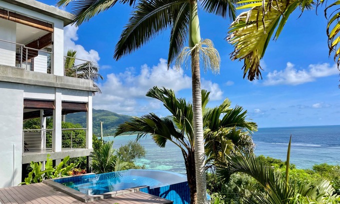 Anse Royale Apartment | Chalets BougainvillenGround floor Apartment with Ocean View