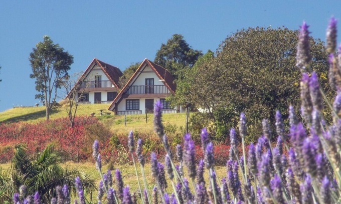 Pardinho Cottage | Chalets style Swiss in the highest point of the Cuesta