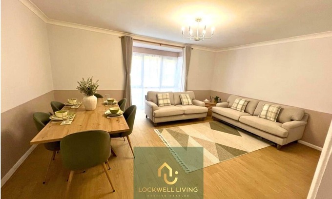 Little Chalfont Apartment | Chalfont Haven - Stylish 2-Bed Apartment, with Free Parking