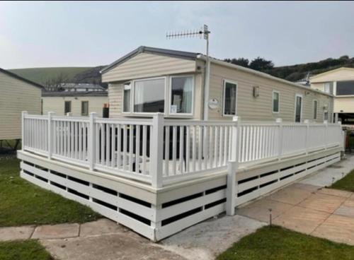 Challaborough Ski Chalet | Challaborough Bay Caravan Sleeps 8 - Pet Friendly