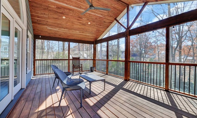 Chamblee House | Chamblee Retreat 3BR Home w Spacious Porch