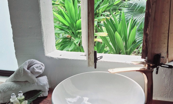 Saint-Louis Cabin | Chambre Atypique Chez L Habitant Breakfast on request