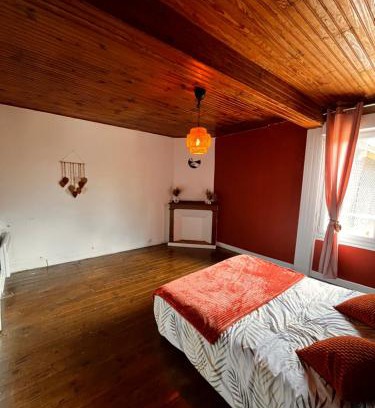 Aurignac House | Chambre au domaine du moulin du pont