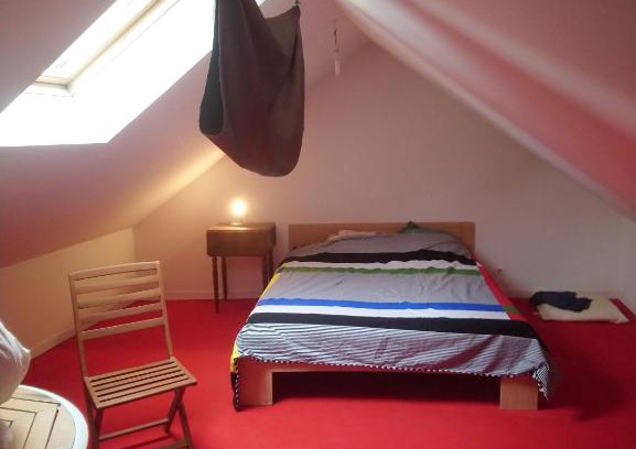 Ivoy le Pre House | chambre chez l'habitant rouge maison ancienne