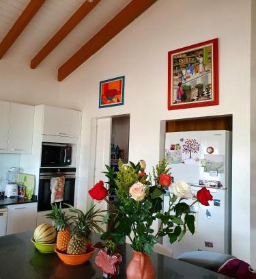 Grande Anse House | Chambre créole et sa salle de bain chez Michelle