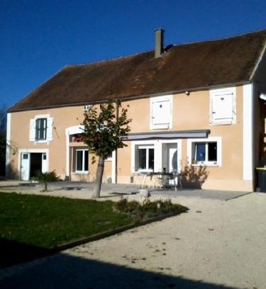 Bleigny-le-Carreau House | Chambre d'hôtes