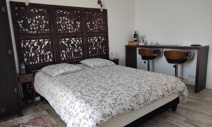 Peret Bed & Breakfast | Chambre D'hôtes Pour 2 à 4 Pers. Salle de Bain Balnéo. Proche du Lac du Salagou