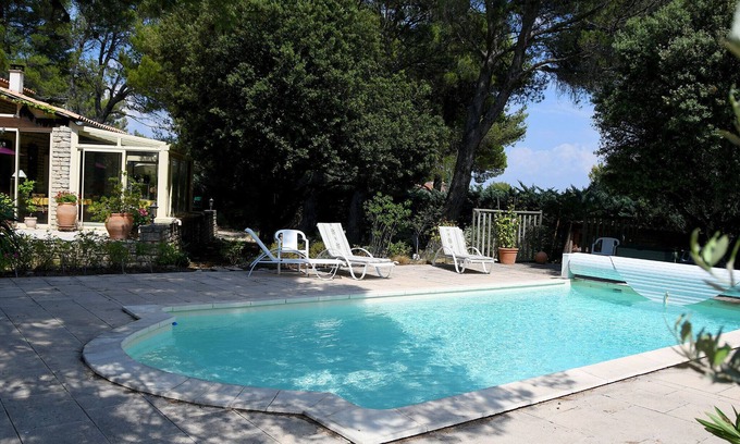Murs Bed & Breakfast | Chambre D'hôtes Spacieuse et Calme au Coeur du Luberon