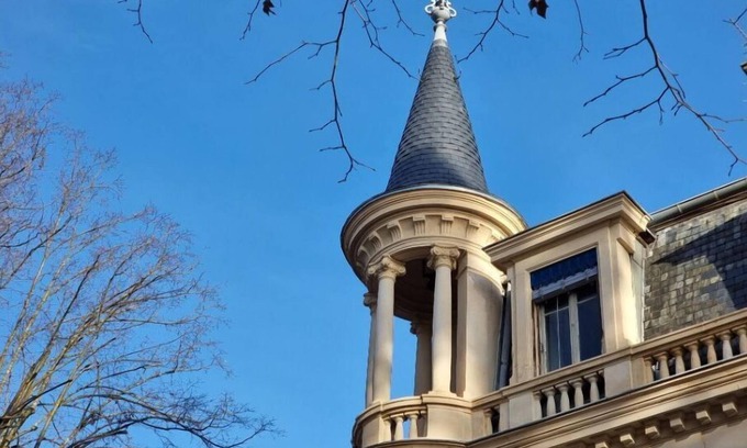 Irigny Apartment | Chambre D'hote Dans une Villa 1900, une Immersion Dans la Culture Française. 3