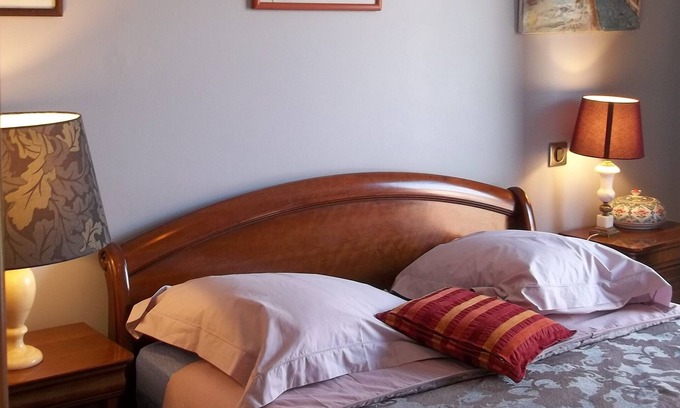 Cugnaux Bed & Breakfast | CHAMBRE D'HOTE DE LUXE private heated pool shower room and terrace garden