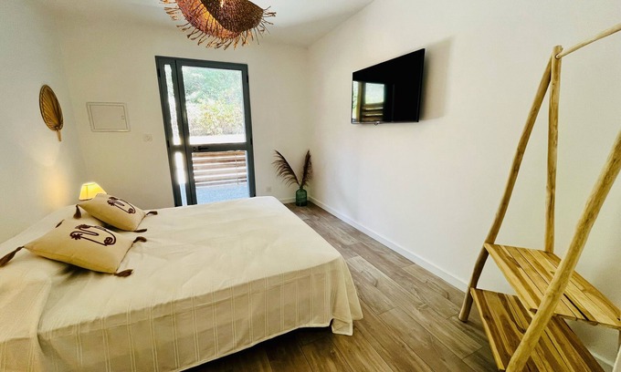 Centuri Hotel | Chambre Double Avec Terrasse N°4