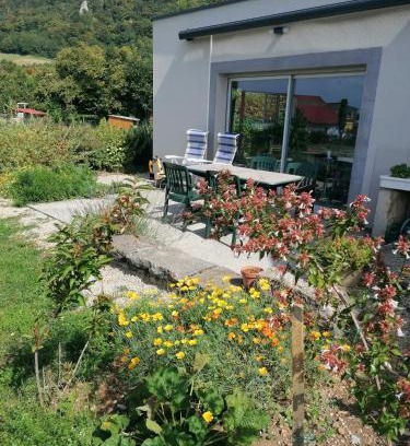 Poligny Bed & Breakfast | Chambre et table d'hôtes La Meule