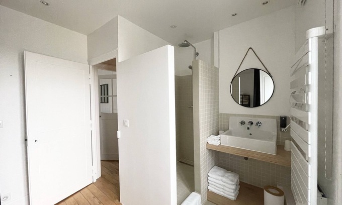 Couilly-Pont-aux-Dames Bed & Breakfast | Chambre Familiale Avec Salle de Bains Privative à 10 Minutes de Disneyland Paris