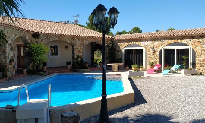 Saint-Andre-de-Roquelongue Bed & Breakfast | Chambre d'hôtes La Romaine