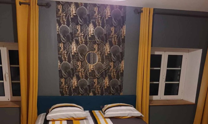 Saint-Coutant-le-Grand Bed & Breakfast | Chambre Dans une Magnifique Villa de Charme Avec sa Piscine Privée et Jacuzzi