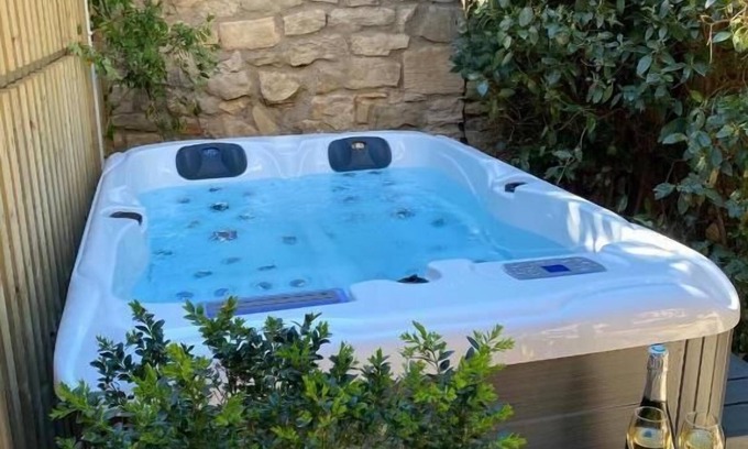 Martignargues House | CHAMBRE GRAND CONFORT COQUET with PRIVATE JACUZZI