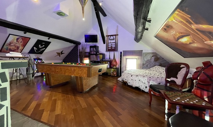 Marolles-en-Hurepoix House | Chambre & Lounge Privé