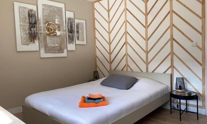 Woippy House | Chambre privée 14m - Wifi - Appart' 120m