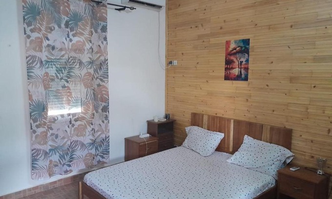 Rao Bed & Breakfast | Chambre privée et salle de bain _Chez Aladji