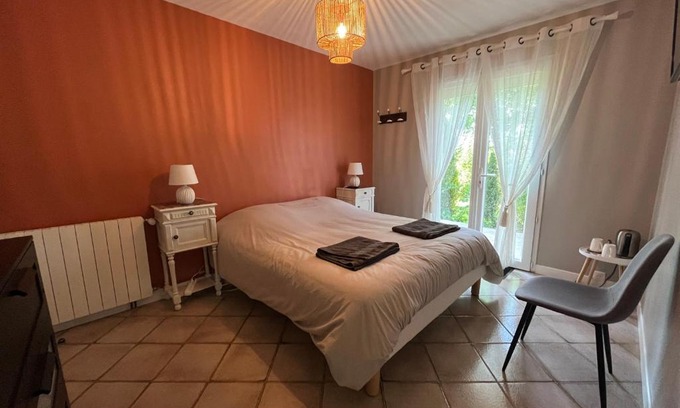 Capdenac-Gare Bed & Breakfast | Chambre privatives indépendante