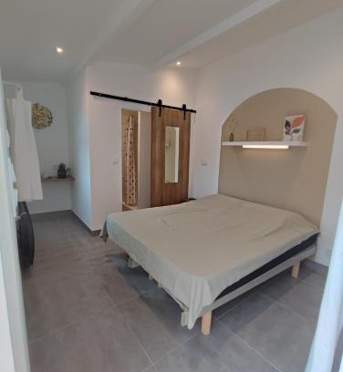 Saint-Bonnet-du-Gard Bed & Breakfast | Chambre studio