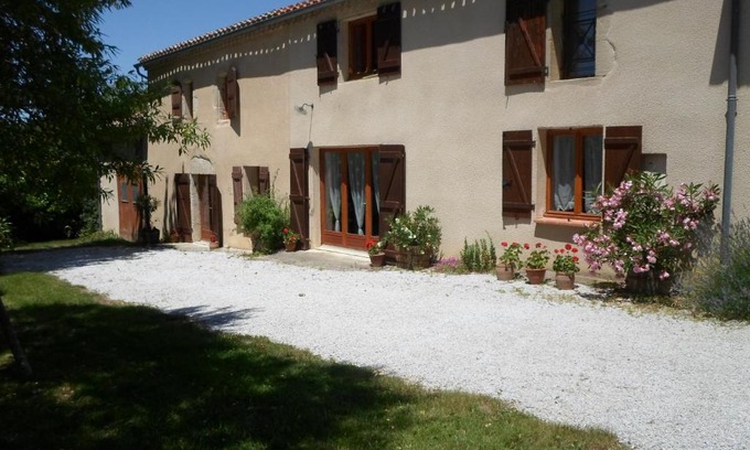 Avignonet-Lauragais Bed & Breakfast | Chambres d'Hôtes d' En Jouti